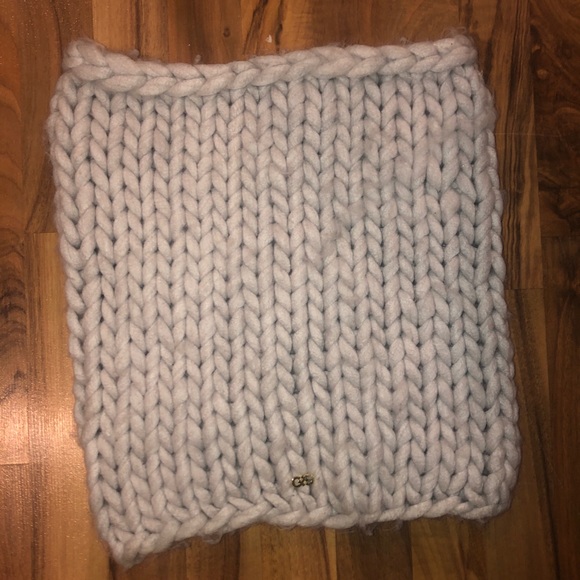 Cole Haan grey chunky knit infinity scarf neck warmer - Picture 2 of 5